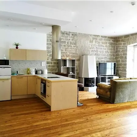 Perfect In Old Town With Parking Апартаменти *