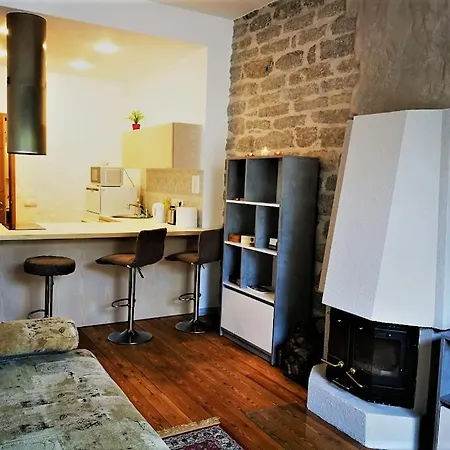 Perfect In Old Town With Parking Apartman *