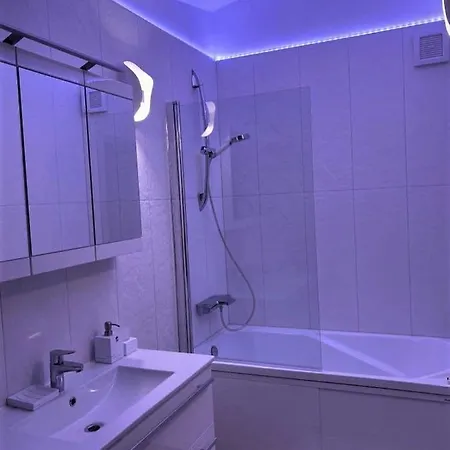 Апартаменти Perfect In Old Town With Parking Таллінн