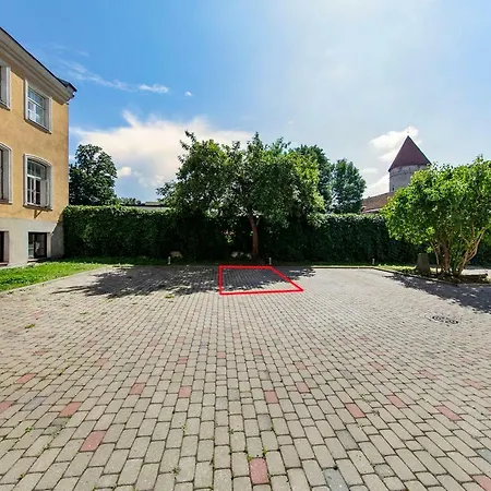 Perfect In Old Town With Parking Apartment