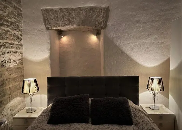 Perfect In Old Town With Parking Apartman