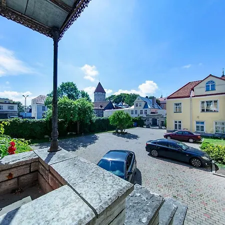 Perfect In Old Town With Parking アパート タリン